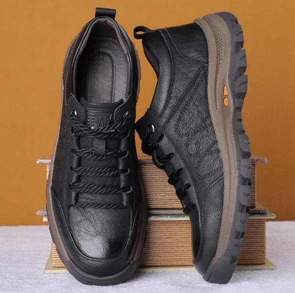 Brooks | Men's Rugged Leather Lace-Up Casual Shoes